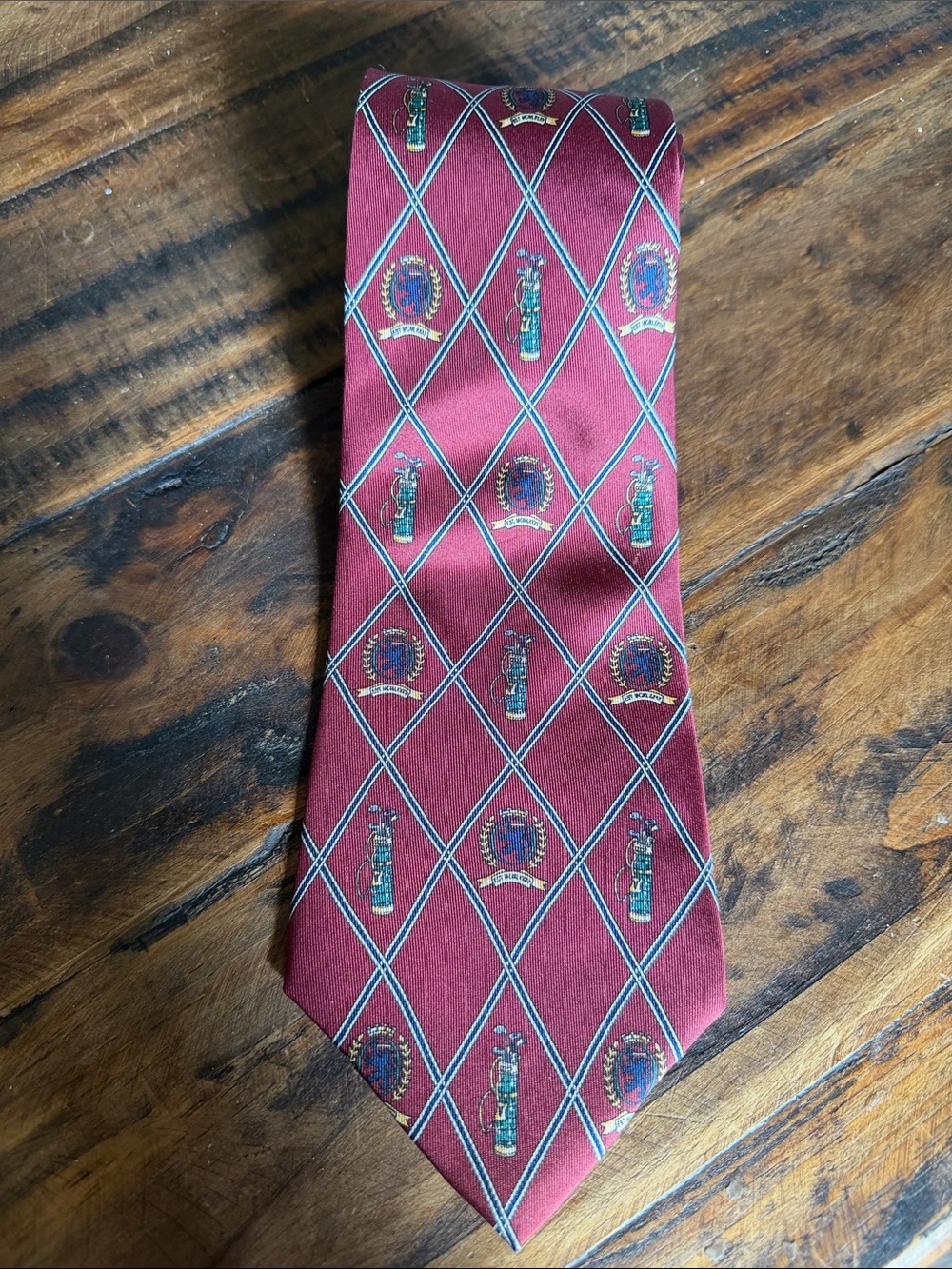 Tommy Hilfiger 100% Silk Men's Burgundy Golf Classic Diamond Crest Design